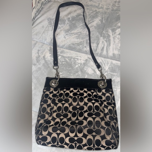 Beautiful, pre-owned, hobo, Authentic Coach purse. In great condition! - Picture 8 of 8